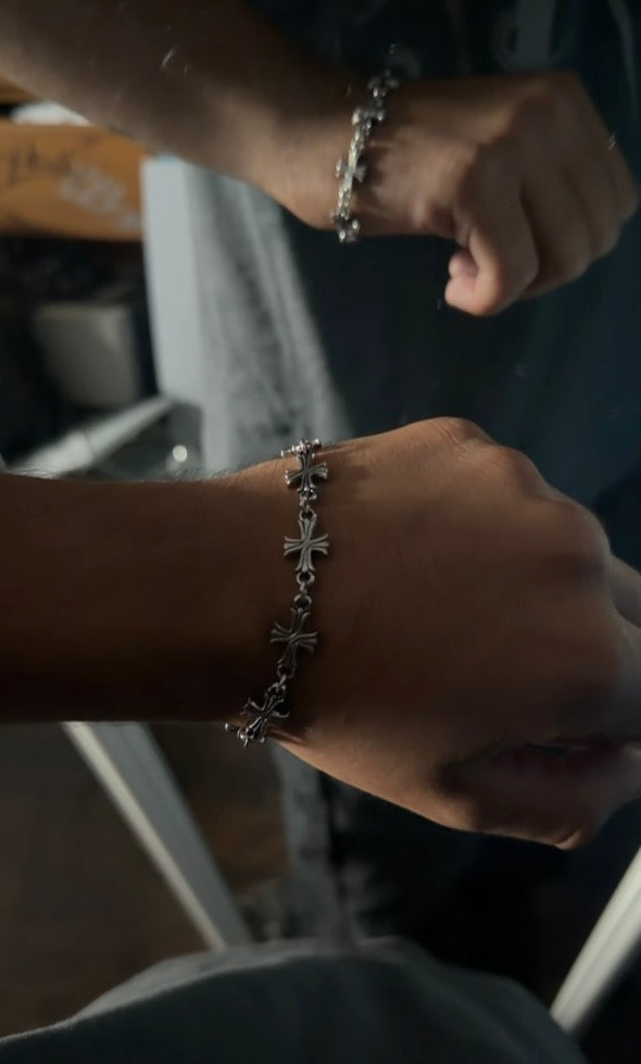 Simple cross bracelet (pre-order)